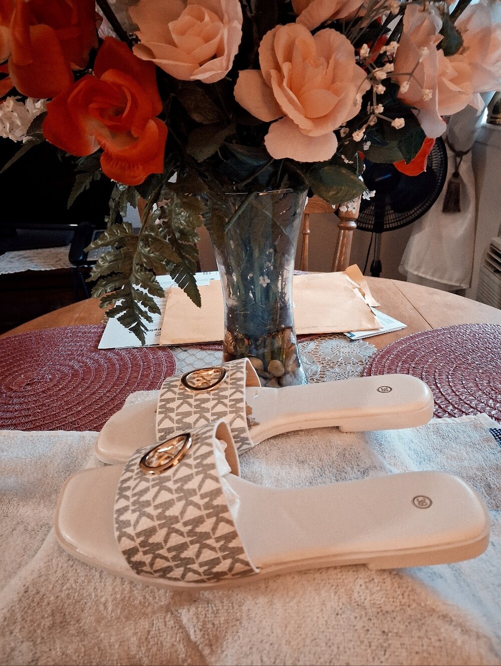 NWT MK White Logo MK Slip-On Slides with Gold Emblem Size 39/8.5